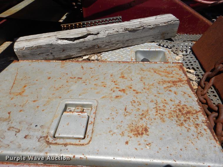 image for item DG4767 1990 Ford F350 XLT Lariat tow truck