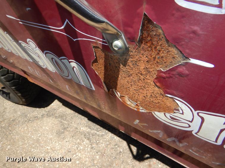 image for item DG4767 1990 Ford F350 XLT Lariat tow truck