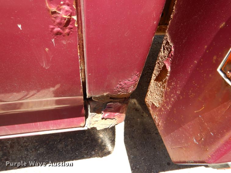 image for item DG4767 1990 Ford F350 XLT Lariat tow truck