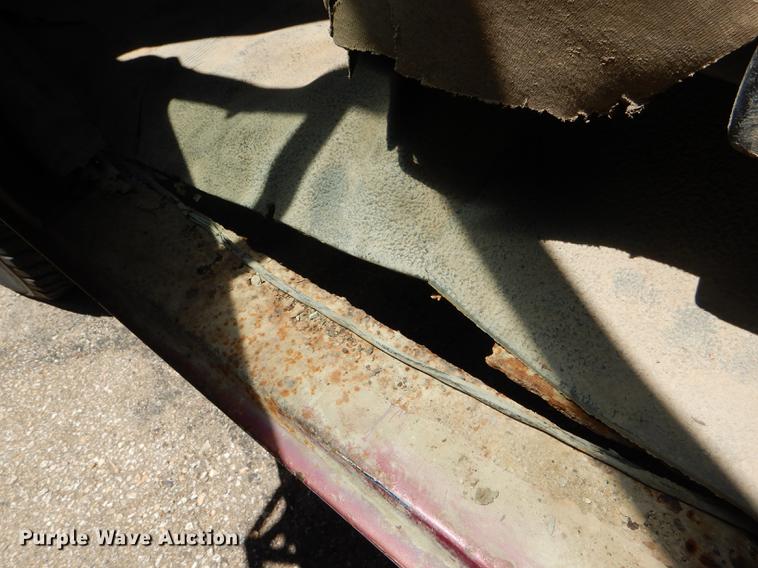 image for item DG4767 1990 Ford F350 XLT Lariat tow truck