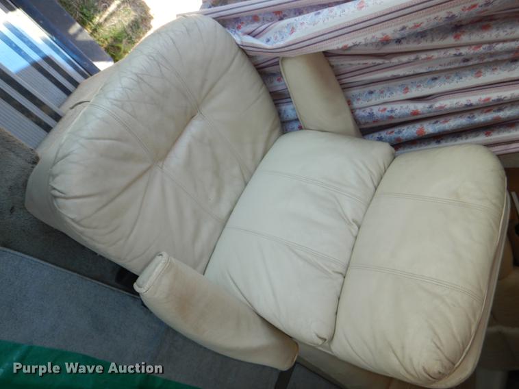 image for item DG4768 1997 Monaco Monocoque Roadmaster R-350E Executive RV