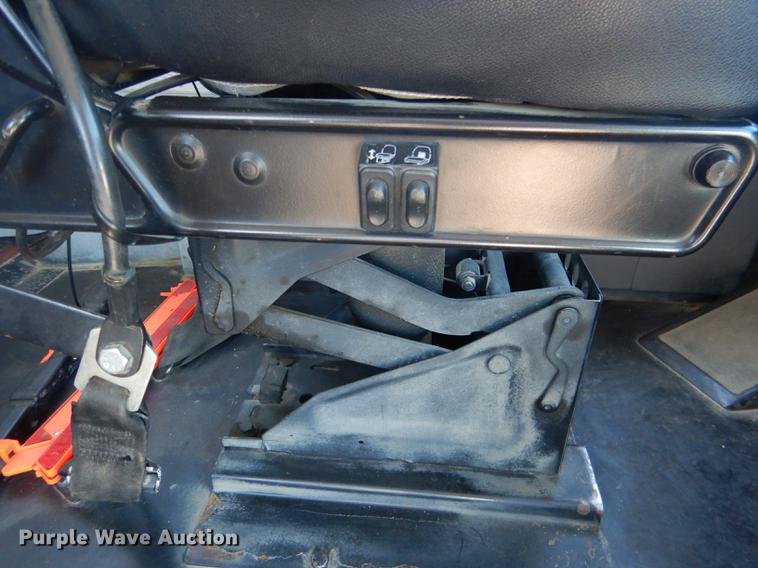 image for item DG5807 2002 Thomas Built Saf-T-Liner MVP ER school bus