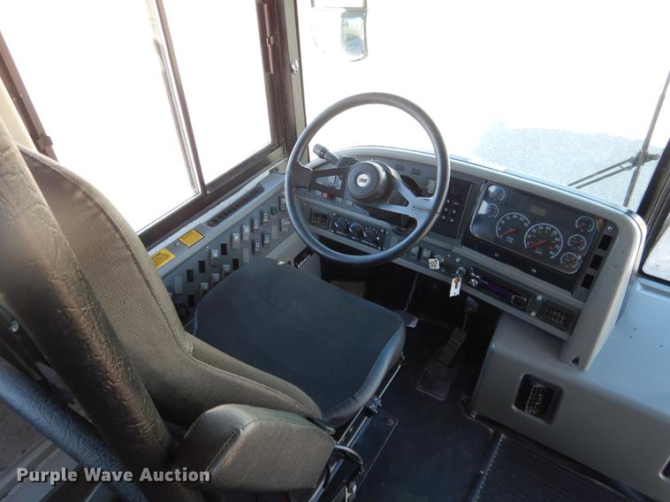 image for item DG5807 2002 Thomas Built Saf-T-Liner MVP ER school bus