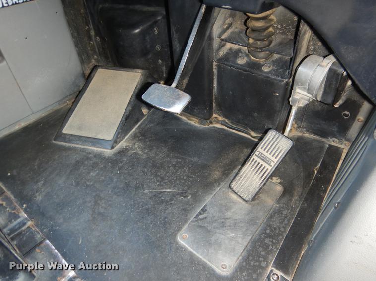 image for item DG5807 2002 Thomas Built Saf-T-Liner MVP ER school bus