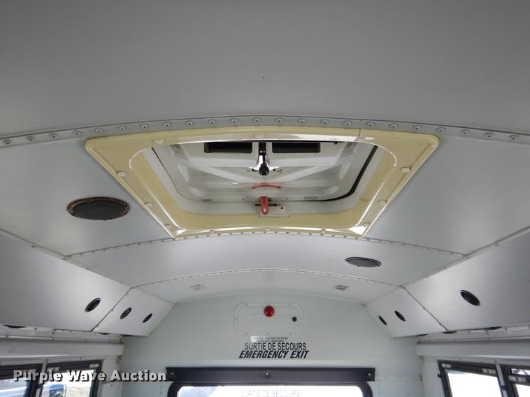 image for item DG5807 2002 Thomas Built Saf-T-Liner MVP ER school bus