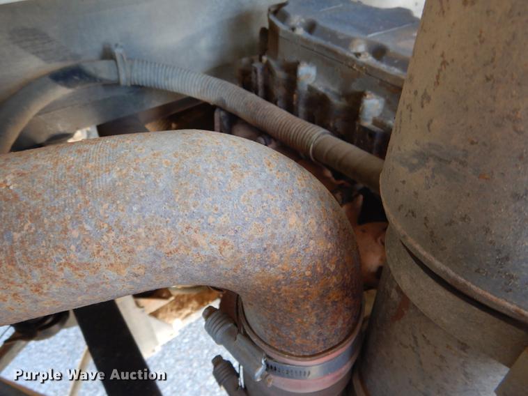 image for item DG5807 2002 Thomas Built Saf-T-Liner MVP ER school bus