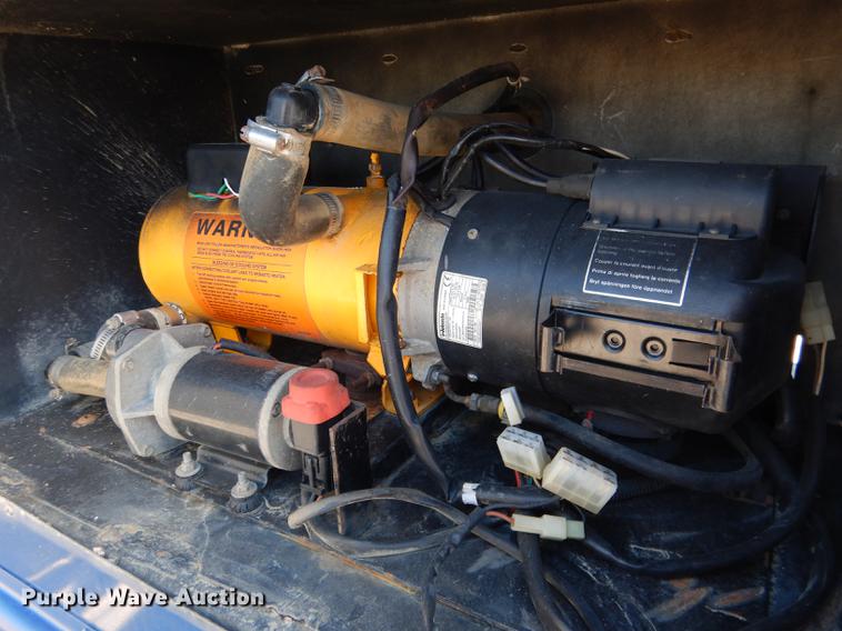 image for item DG5807 2002 Thomas Built Saf-T-Liner MVP ER school bus