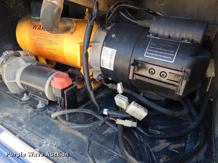 image for item DG5807 2002 Thomas Built Saf-T-Liner MVP ER school bus