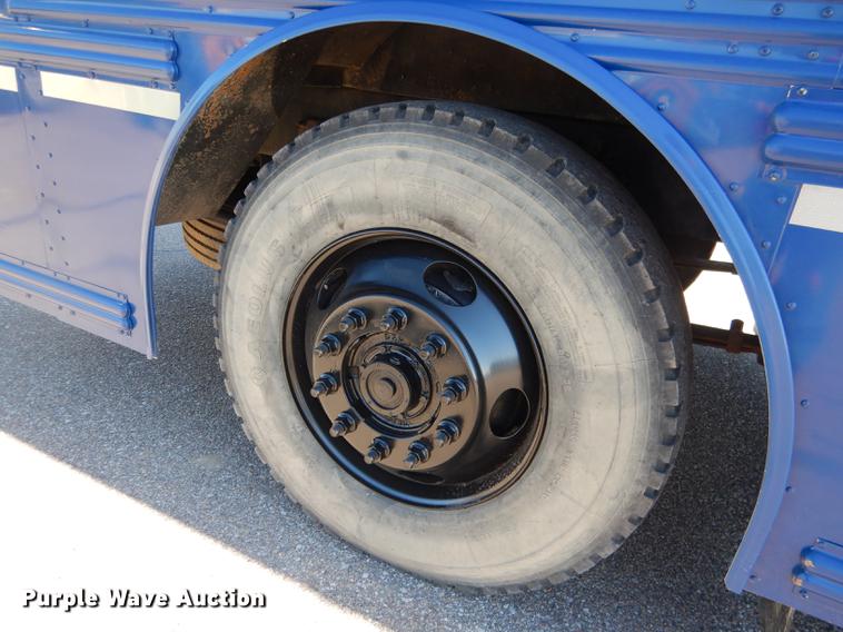 image for item DG5807 2002 Thomas Built Saf-T-Liner MVP ER school bus