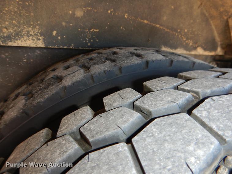 image for item DG5807 2002 Thomas Built Saf-T-Liner MVP ER school bus