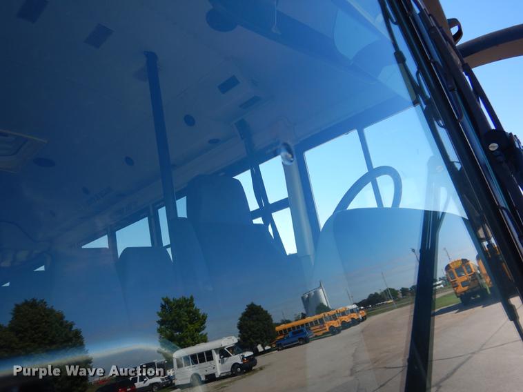 image for item DG5807 2002 Thomas Built Saf-T-Liner MVP ER school bus