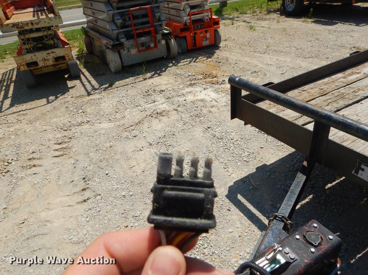 image for item ED9283 2001 Doolittle utility trailer