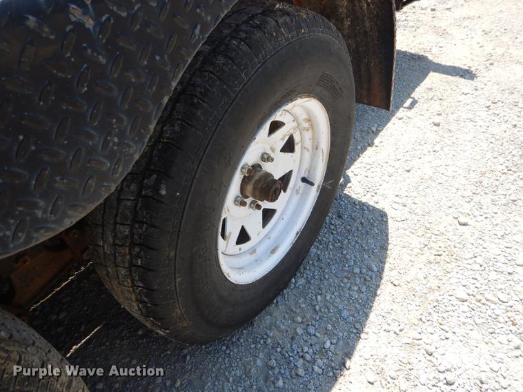 image for item ED9283 2001 Doolittle utility trailer