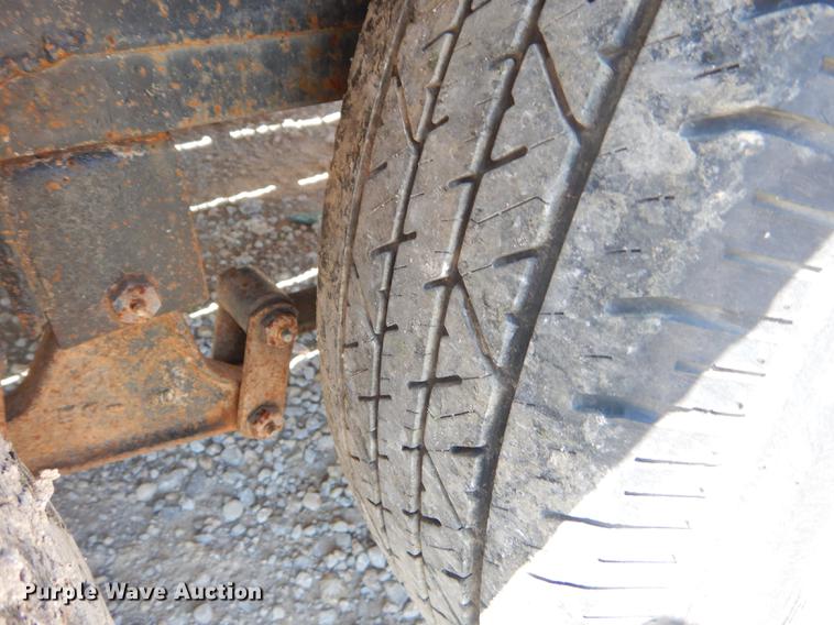 image for item ED9283 2001 Doolittle utility trailer