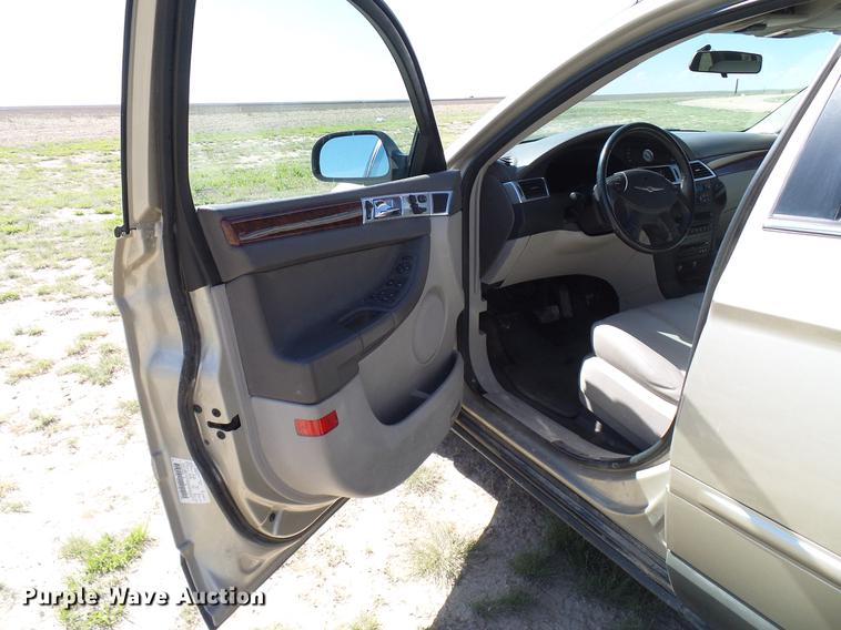 image for item EO9835 2005 Chrysler Pacifica Touring SUV