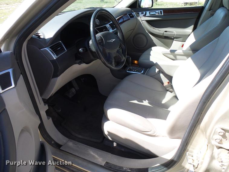 image for item EO9835 2005 Chrysler Pacifica Touring SUV