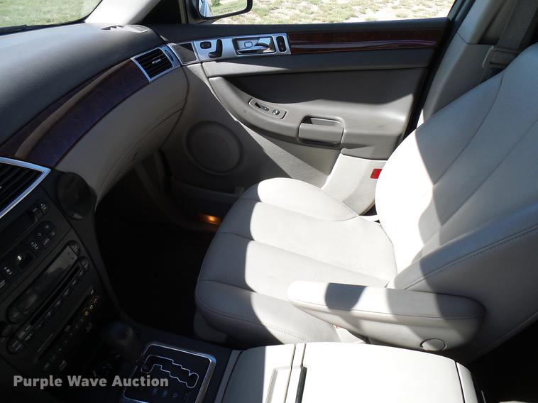 image for item EO9835 2005 Chrysler Pacifica Touring SUV