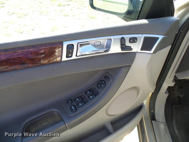 image for item EO9835 2005 Chrysler Pacifica Touring SUV