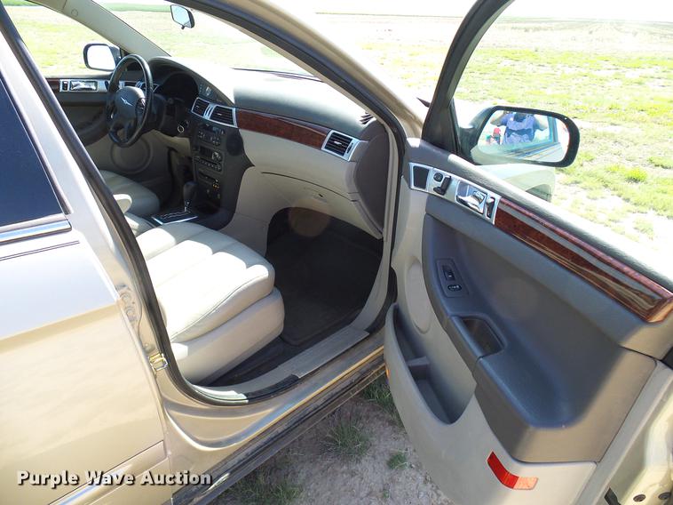 image for item EO9835 2005 Chrysler Pacifica Touring SUV