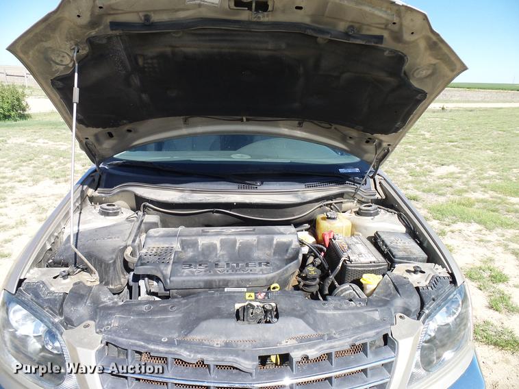 image for item EO9835 2005 Chrysler Pacifica Touring SUV