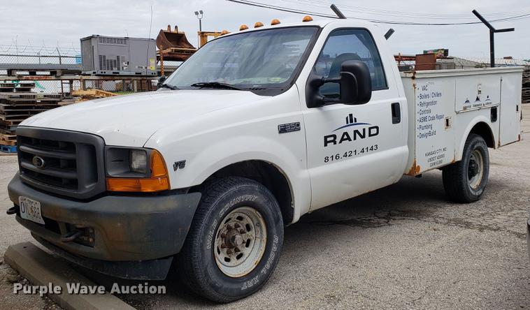 image for item EU9774 2001 Ford F350 Super Duty utility bed pickup truck