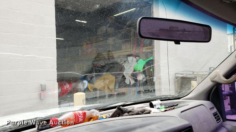 image for item EU9774 2001 Ford F350 Super Duty utility bed pickup truck