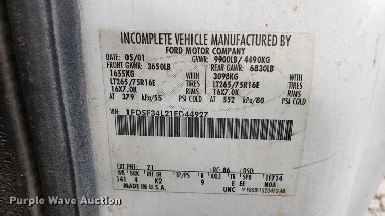 image for item EU9774 2001 Ford F350 Super Duty utility bed pickup truck