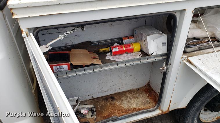 image for item EU9774 2001 Ford F350 Super Duty utility bed pickup truck