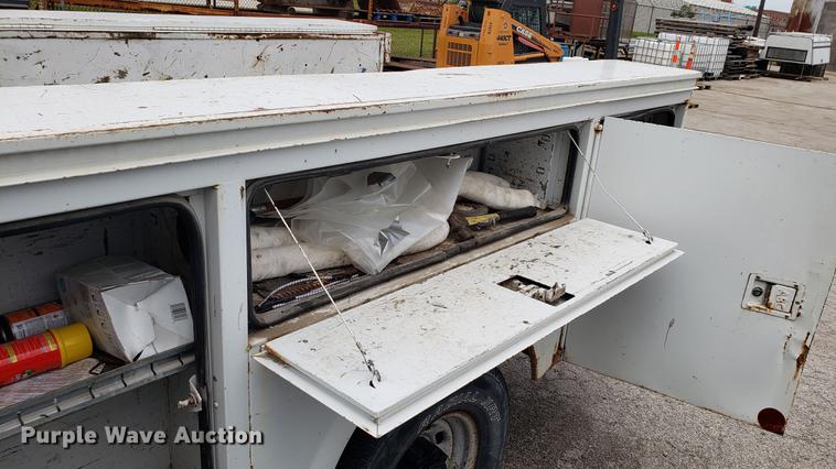 image for item EU9774 2001 Ford F350 Super Duty utility bed pickup truck