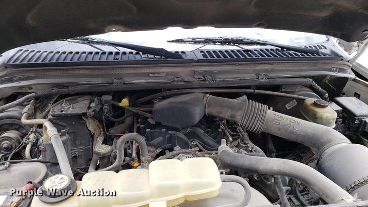 image for item EU9774 2001 Ford F350 Super Duty utility bed pickup truck