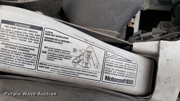 image for item EU9774 2001 Ford F350 Super Duty utility bed pickup truck