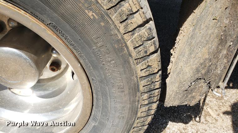 image for item EU9775 2008 Ford F350 Super Duty Crew Cab flatbed pickup truck