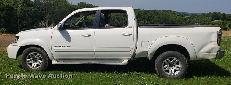 image for item EU9777 2005 Toyota Tundra SR5 Double Cab pickup truck