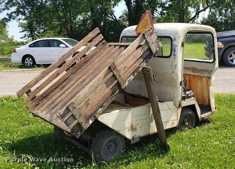 image for item EU9779 Cushman golf cart