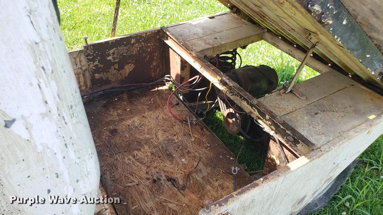 image for item EU9779 Cushman golf cart