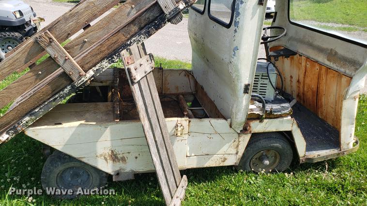 image for item EU9779 Cushman golf cart