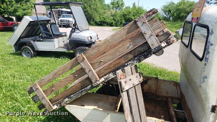 image for item EU9779 Cushman golf cart