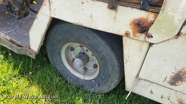 image for item EU9779 Cushman golf cart