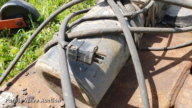 image for item EU9791 Automotive lift