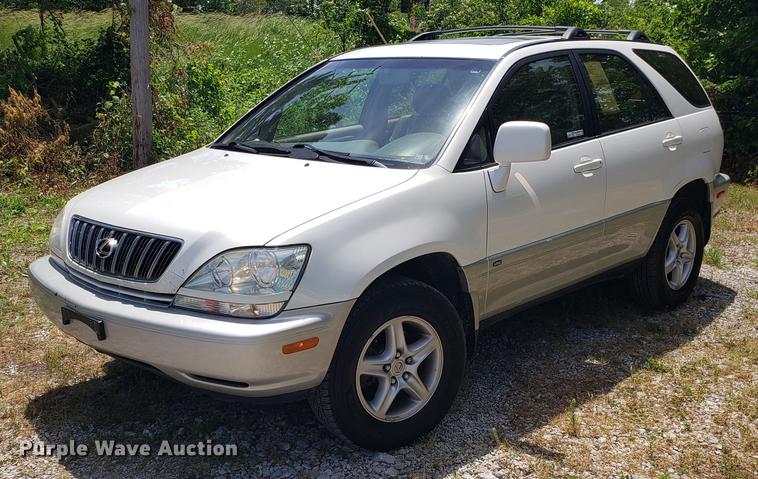 image for item EU9797 2002 Lexus RX300 SUV