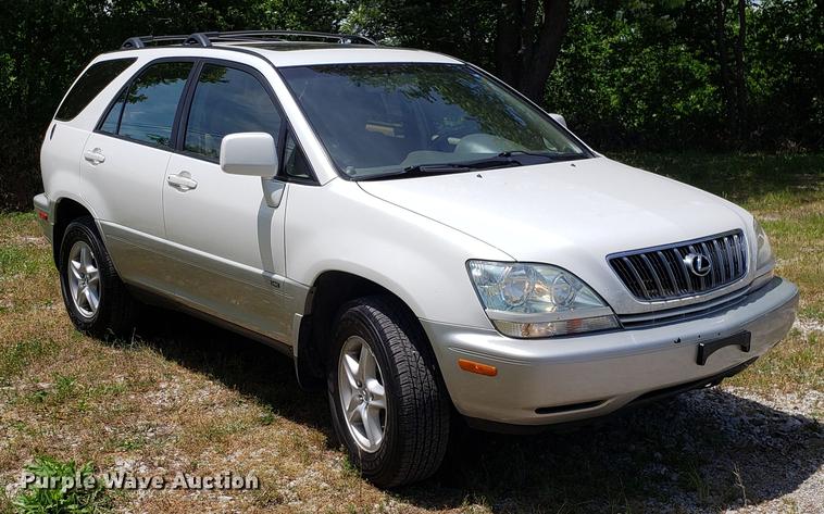 image for item EU9797 2002 Lexus RX300 SUV