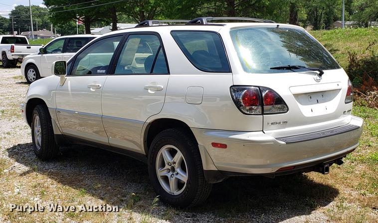 image for item EU9797 2002 Lexus RX300 SUV