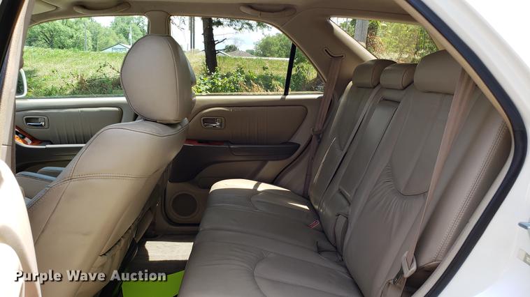 image for item EU9797 2002 Lexus RX300 SUV