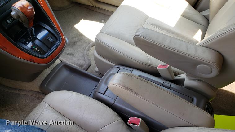 image for item EU9797 2002 Lexus RX300 SUV