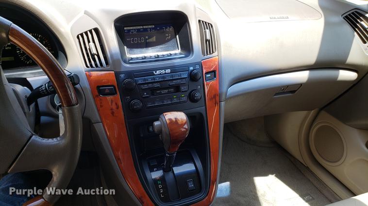 image for item EU9797 2002 Lexus RX300 SUV