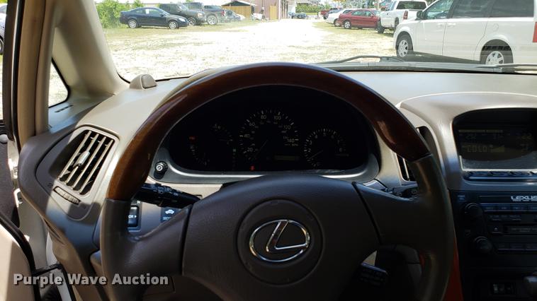 image for item EU9797 2002 Lexus RX300 SUV