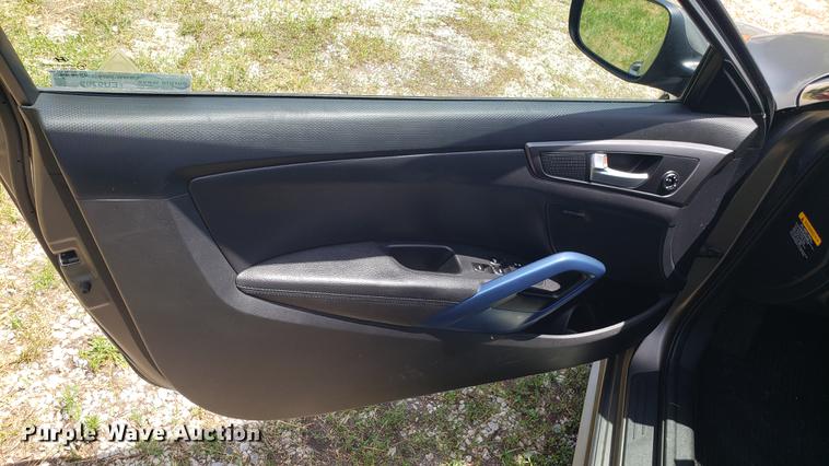 image for item EU9799 2013 Hyundai Veloster Turbo