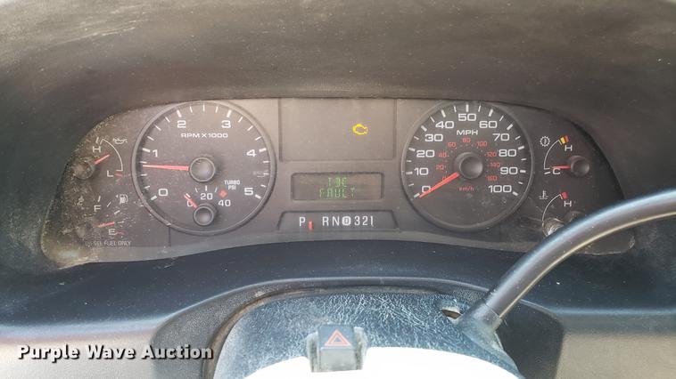 image for item EU9808 2006 Ford F350 Super Duty flatbed pickup truck