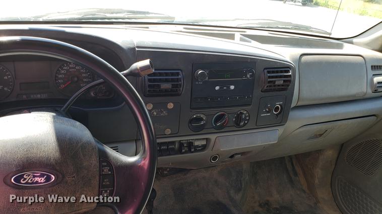 image for item EU9809 2006 Ford F350 Super Duty flatbed pickup truck