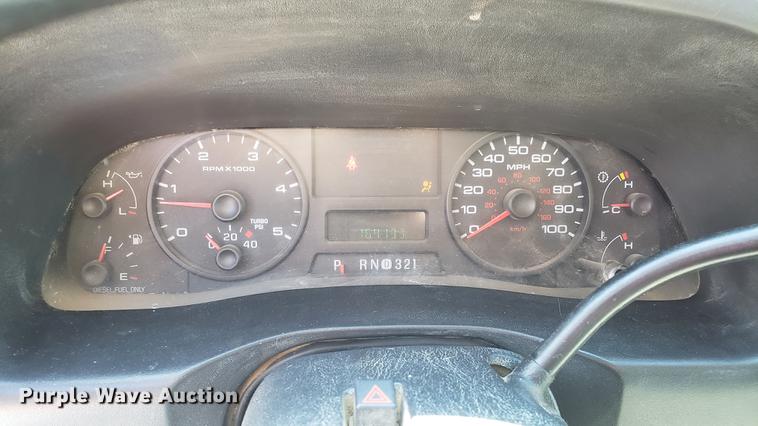 image for item EU9809 2006 Ford F350 Super Duty flatbed pickup truck